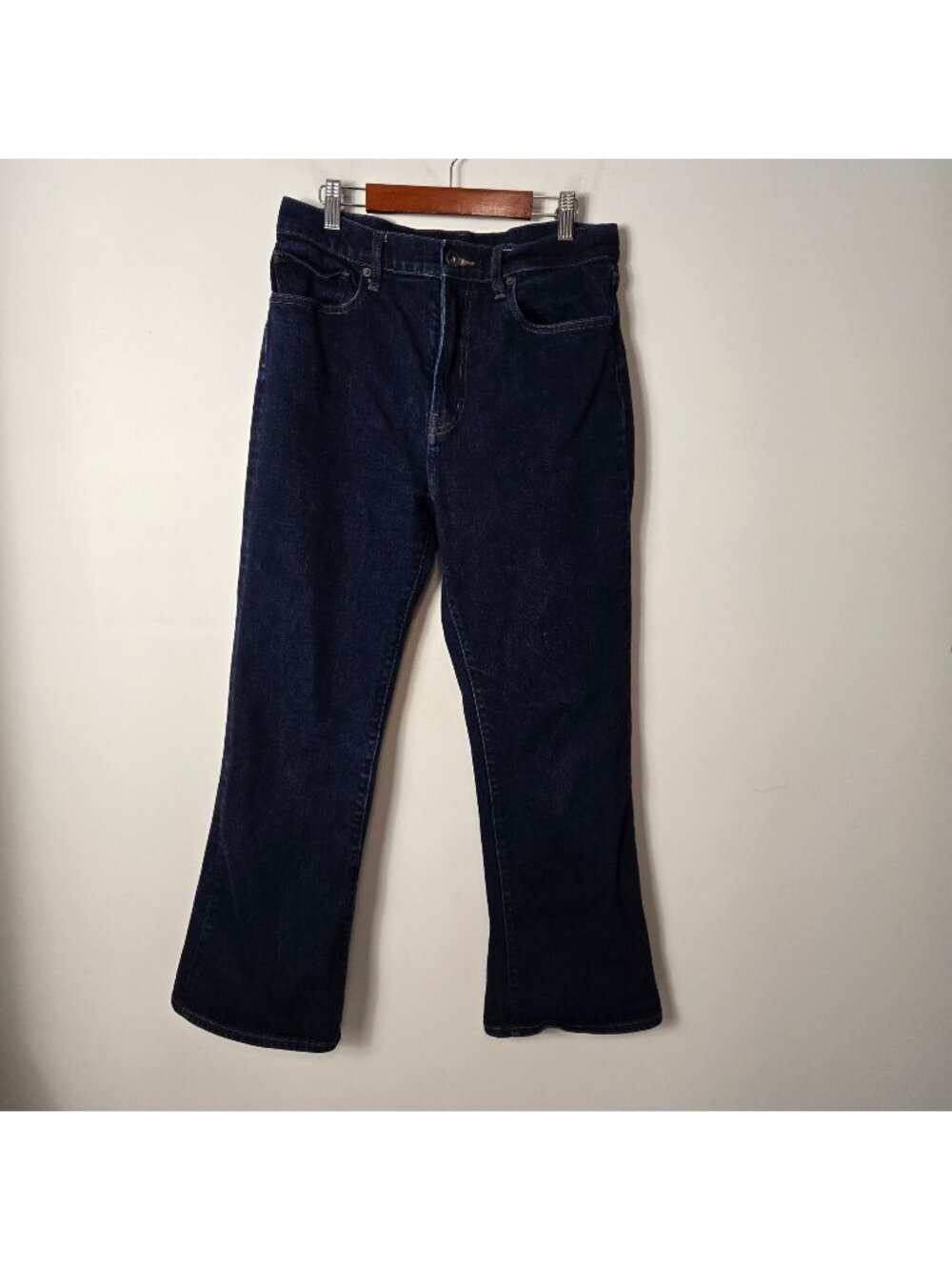 Uniqlo Women's Size 28 Slim Flare Trouser Jeans Stretchy Dark Wash